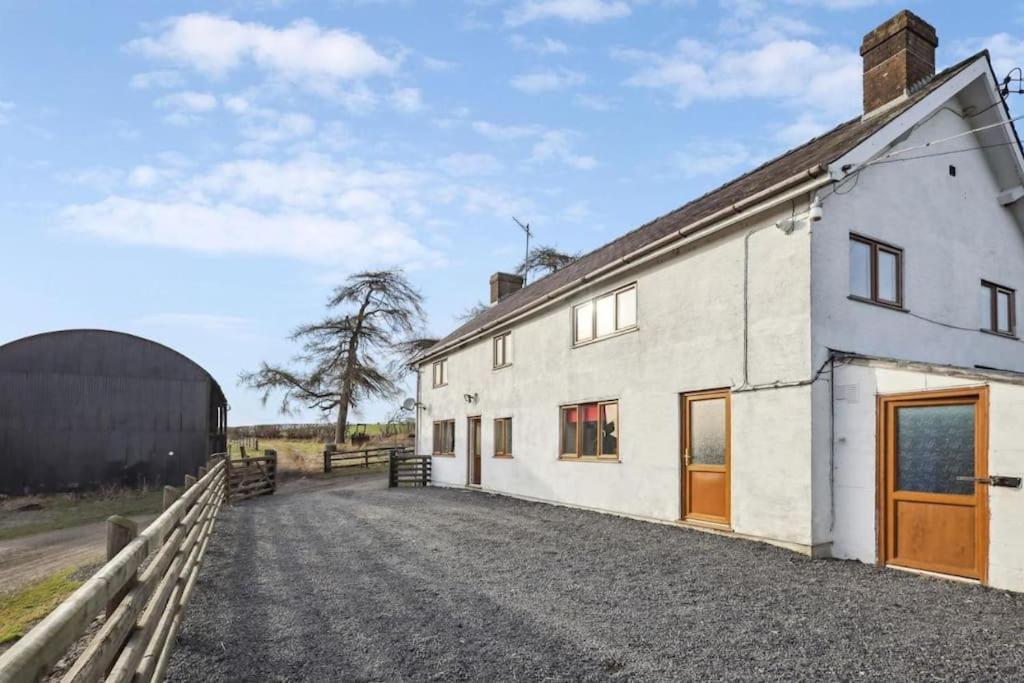 Upper Caerfaelog Farmhouse Llanbister Luaran gambar